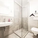 Tolstov - Monteurwohnung - 3 Schlafzimmer - Esszimmer - Kueche - Waschmaschine * Heiligenhaus