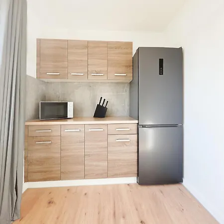Apartamento Tolstov - Monteurwohnung - 3 Schlafzimmer - Esszimmer - Kueche - Waschmaschine
