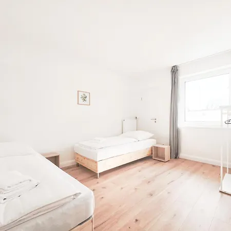 Raj Living - Monteurwohnung - 3 Schlafzimmer - Esszimmer - Kueche - Waschmaschine - 25 Min Zur Messe Dus