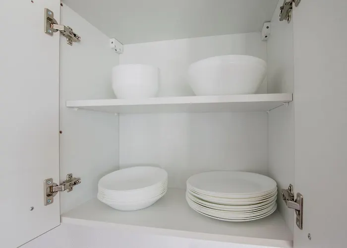 Tolstov - Monteurwohnung - 3 Schlafzimmer - Esszimmer - Kueche - Waschmaschine - 25 Min Zur Messe Dus شقة هايليغينهاوس