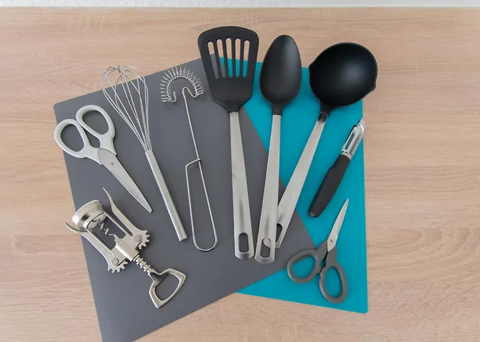 Tolstov - Monteurwohnung - 3 Schlafzimmer - Esszimmer - Kueche - Waschmaschine - 25 Min Zur Messe Dus * هايليغينهاوس