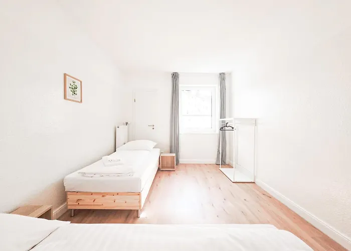 Tolstov - Monteurwohnung - 3 Schlafzimmer - Esszimmer - Kueche - Waschmaschine - 25 Min Zur Messe Dus