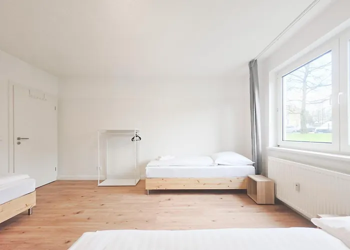 شقة Tolstov - Monteurwohnung - 3 Schlafzimmer - Esszimmer - Kueche - Waschmaschine - 25 Min Zur Messe Dus