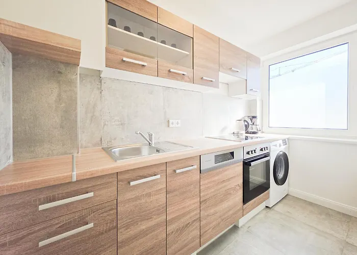 شقة Tolstov - Monteurwohnung - 3 Schlafzimmer - Esszimmer - Kueche - Waschmaschine - 25 Min Zur Messe Dus *