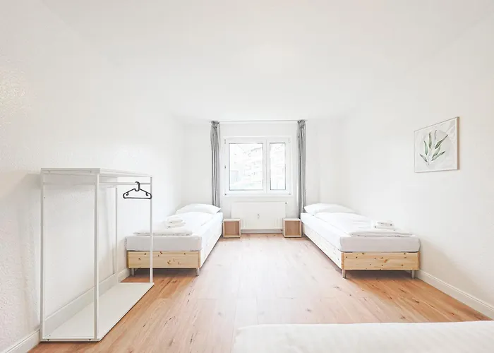 شقة Tolstov - Monteurwohnung - 3 Schlafzimmer - Esszimmer - Kueche - Waschmaschine - 25 Min Zur Messe Dus *